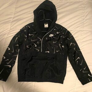 Nike Boys Light weight jacket for Fall size Boys Medium